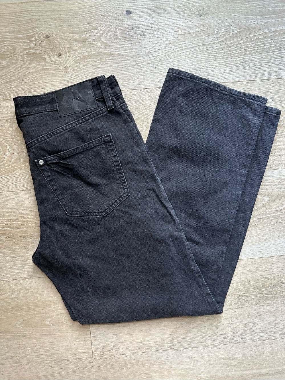 Women’s Black Straight-Leg Jeans